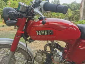 Yamaha 1986 Red