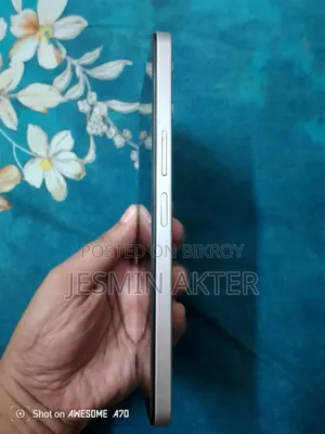 Vivo Y04 64 GB Silver