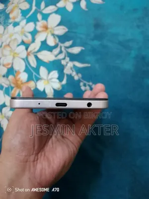 Vivo Y04 64 GB Silver