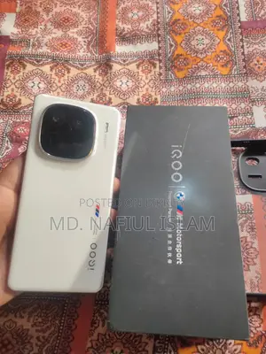 আইকিউওও ১২ ৫১২ জিবি হোয়াইট