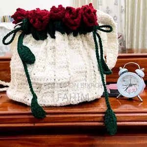 𓆩♡𓆪 Crimson Rose — Handmade Crochet Bag
