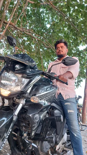 ইয়ামাহা এফজেডএস ভি২ ২০২৫ কালো