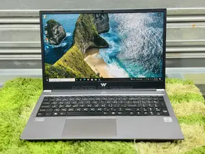 Laptop 8GB Intel Core i7 SSD 128GB