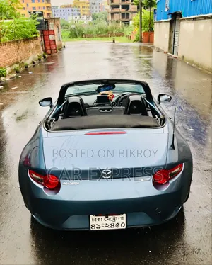 মাজদা এমএক্স-৫ ২০১৬ নীল