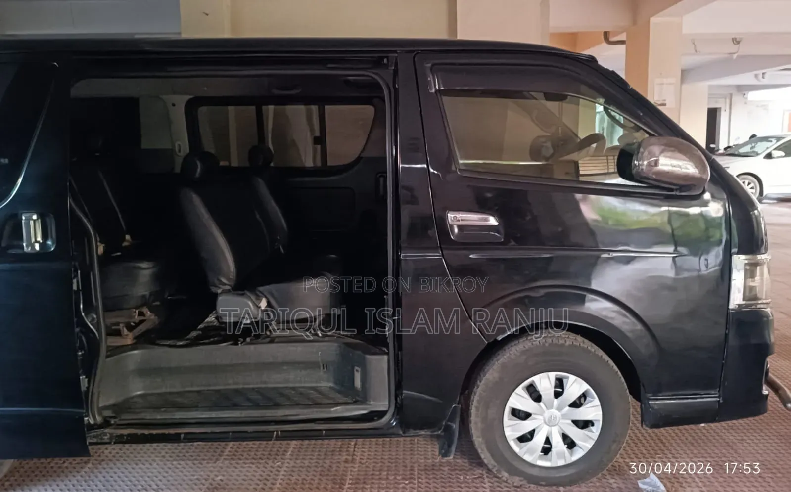 Toyota HiAce 2012 Black
