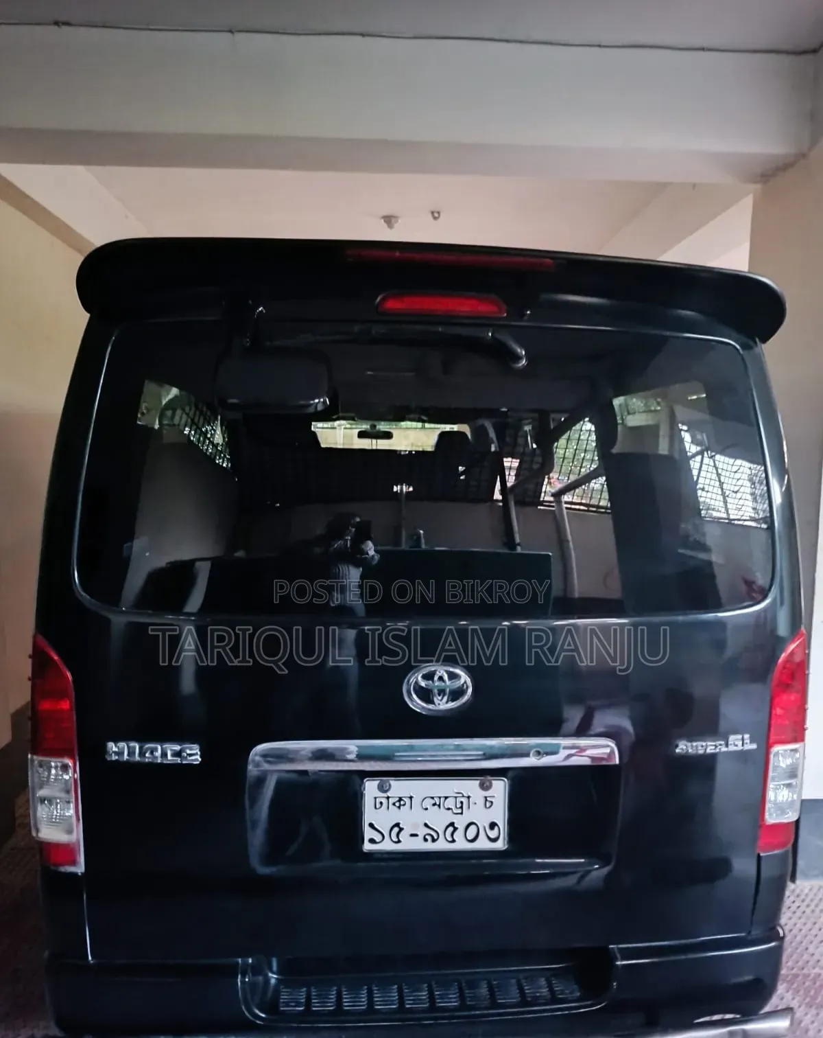 Toyota HiAce 2012 Black