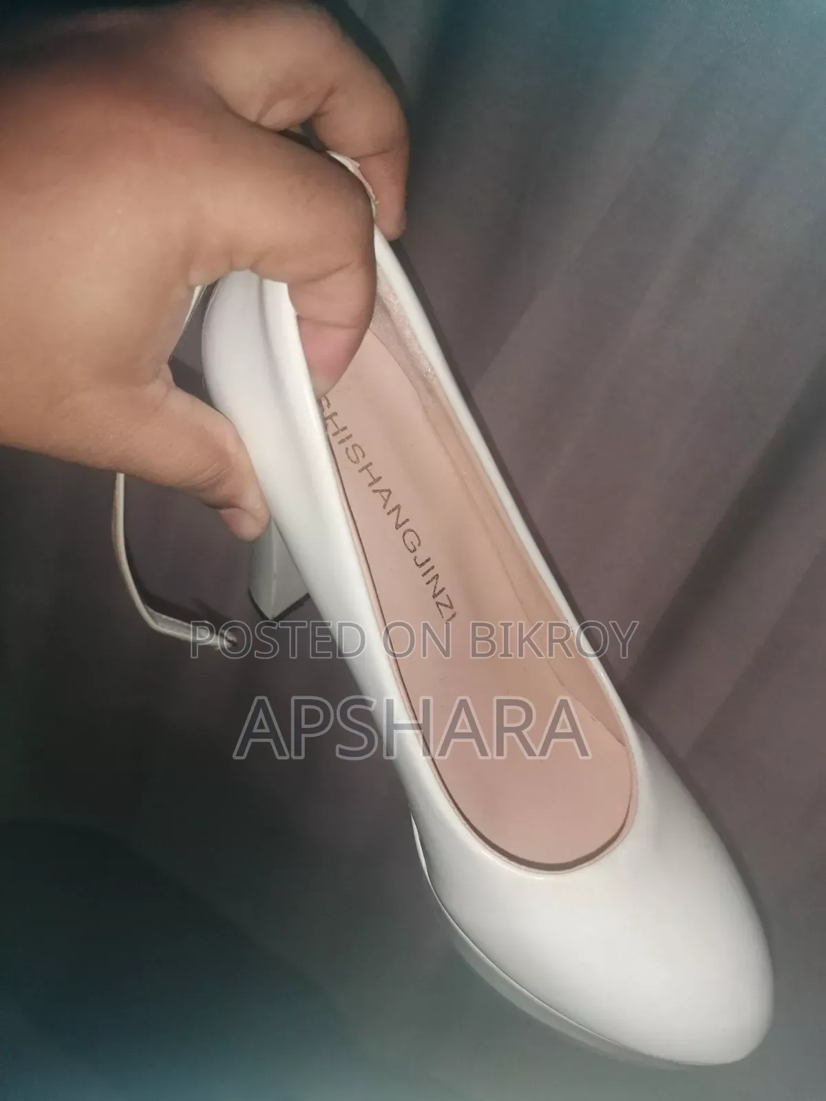 White Heel Pump Shoe
