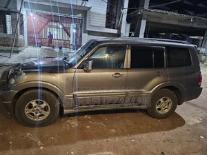 Mitsubishi Pajero Sport 2004 Gold