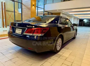 Toyota Crown 2016 Blue