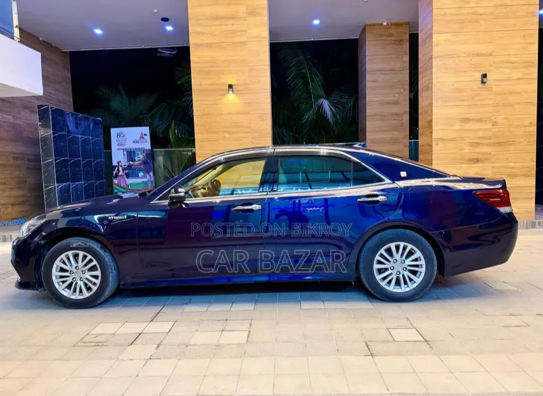 Toyota Crown 2016 Blue