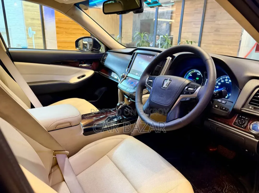 Toyota Crown 2016 Blue