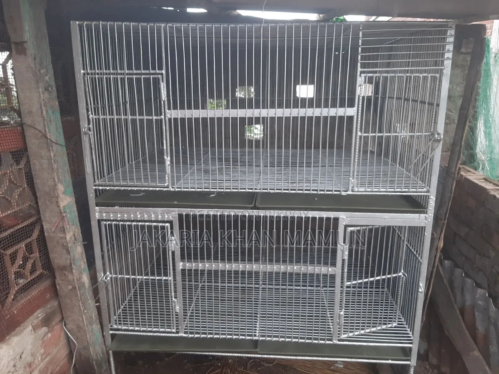 একটি বড় খাচা