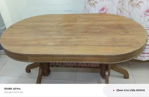 সেগুন কাঠের তৈরি ডাইনিং টেবিল(চেয়ার ছাড়া)