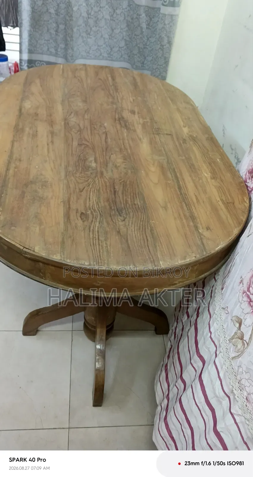 সেগুন কাঠের তৈরি ডাইনিং টেবিল(চেয়ার ছাড়া)