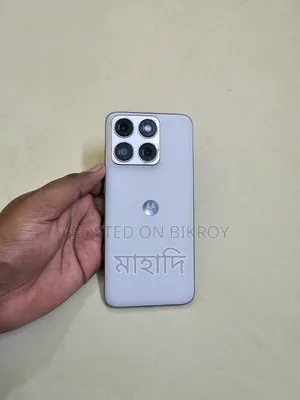 Motorola 8 GB White