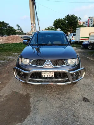 Mitsubishi L200 2011 Gray