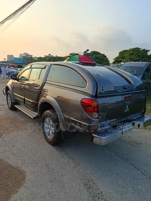 Mitsubishi L200 2011 Gray