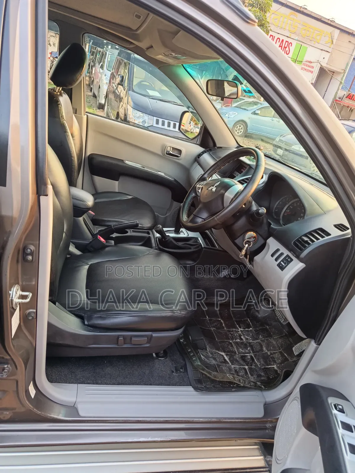 Mitsubishi L200 2011 Gray