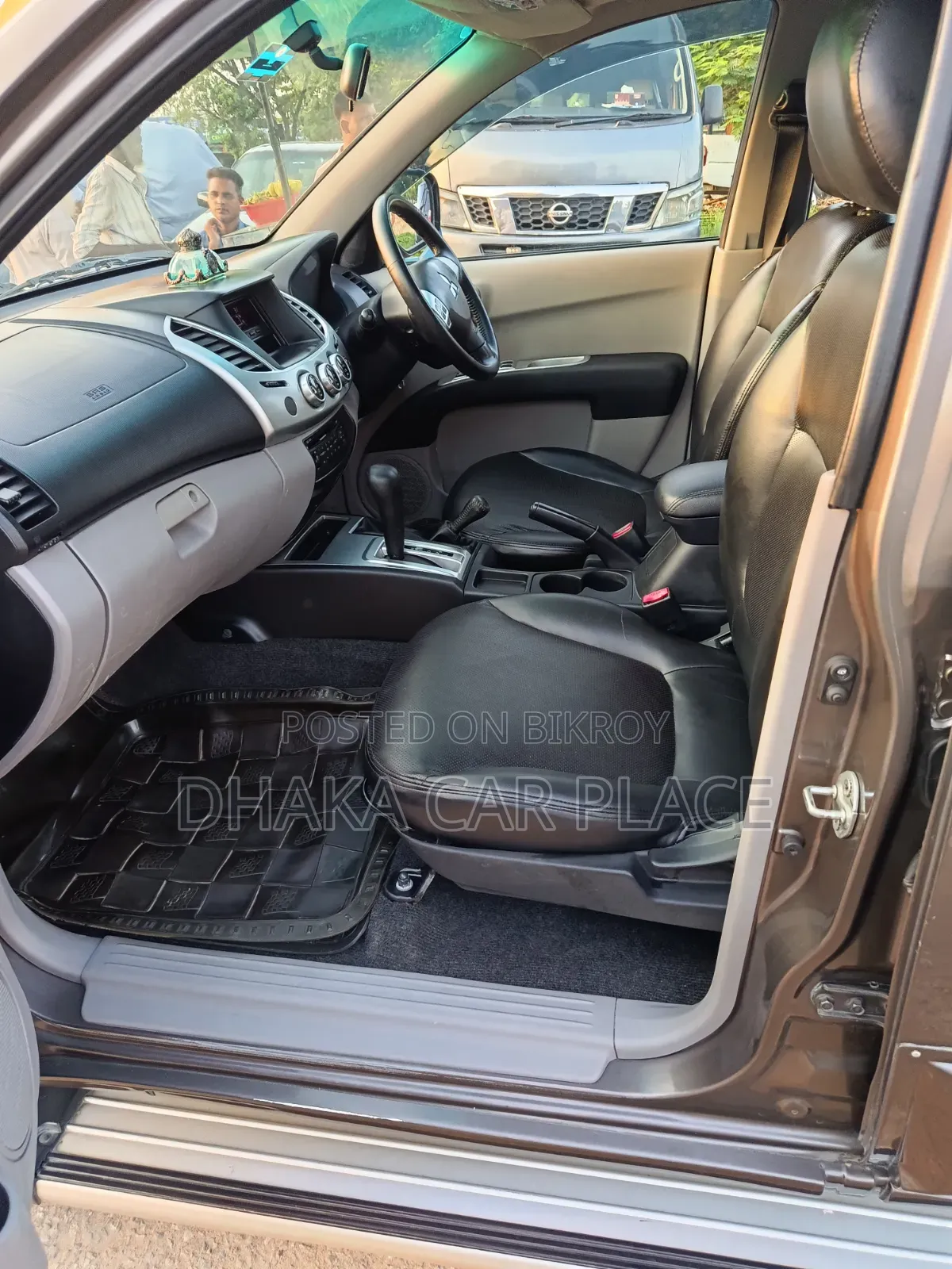 Mitsubishi L200 2011 Gray