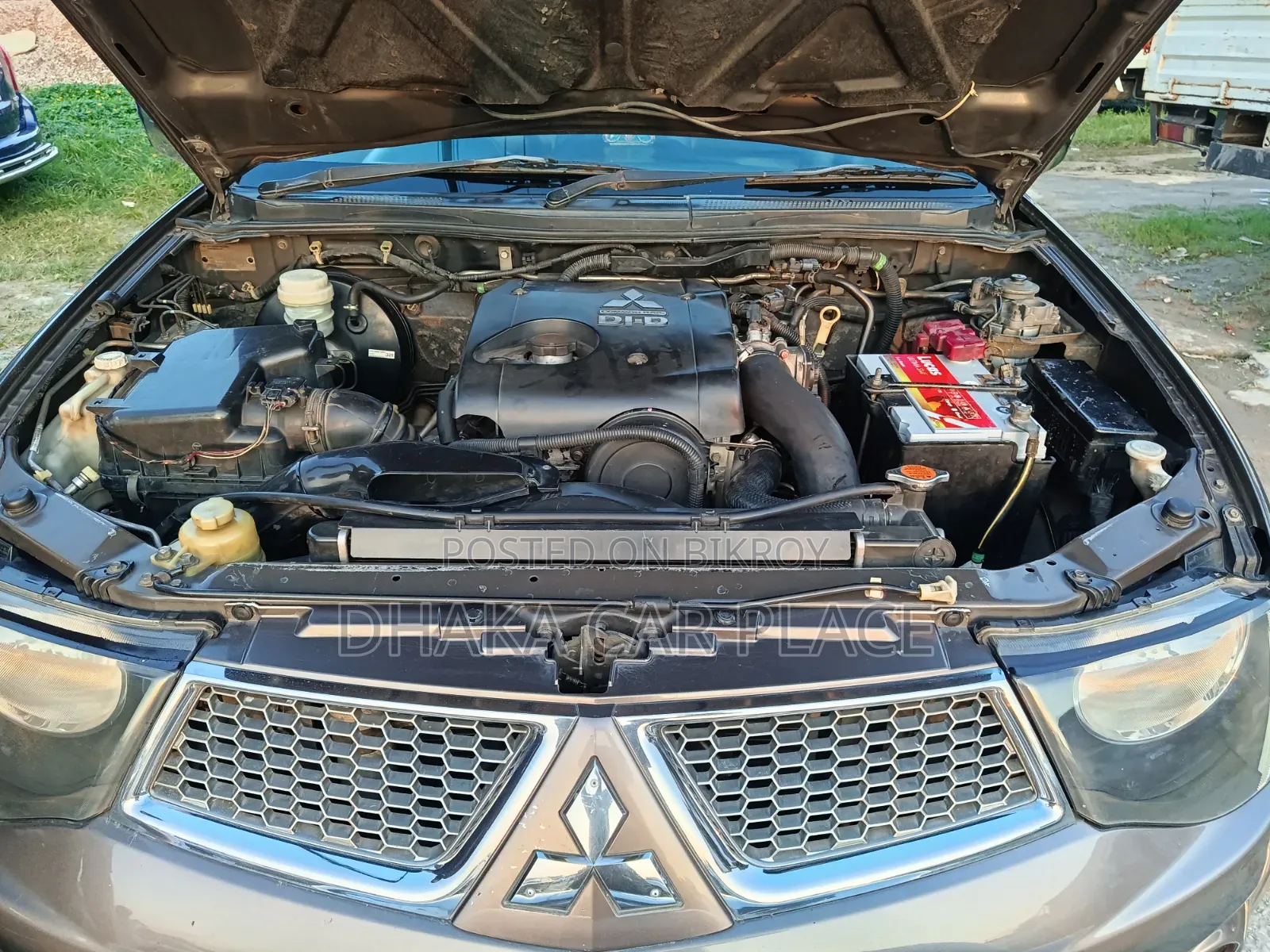 Mitsubishi L200 2011 Gray