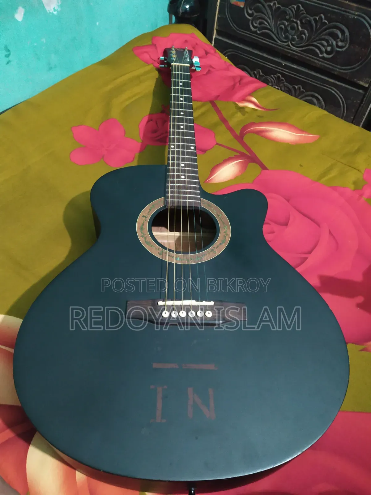Acoustic Gutar