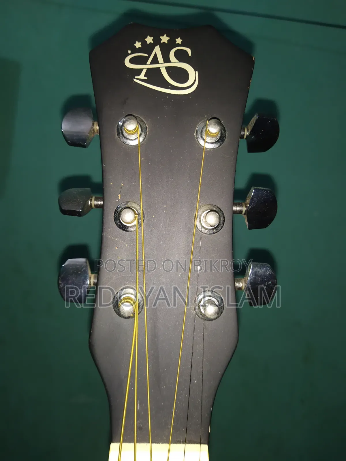Acoustic Gutar