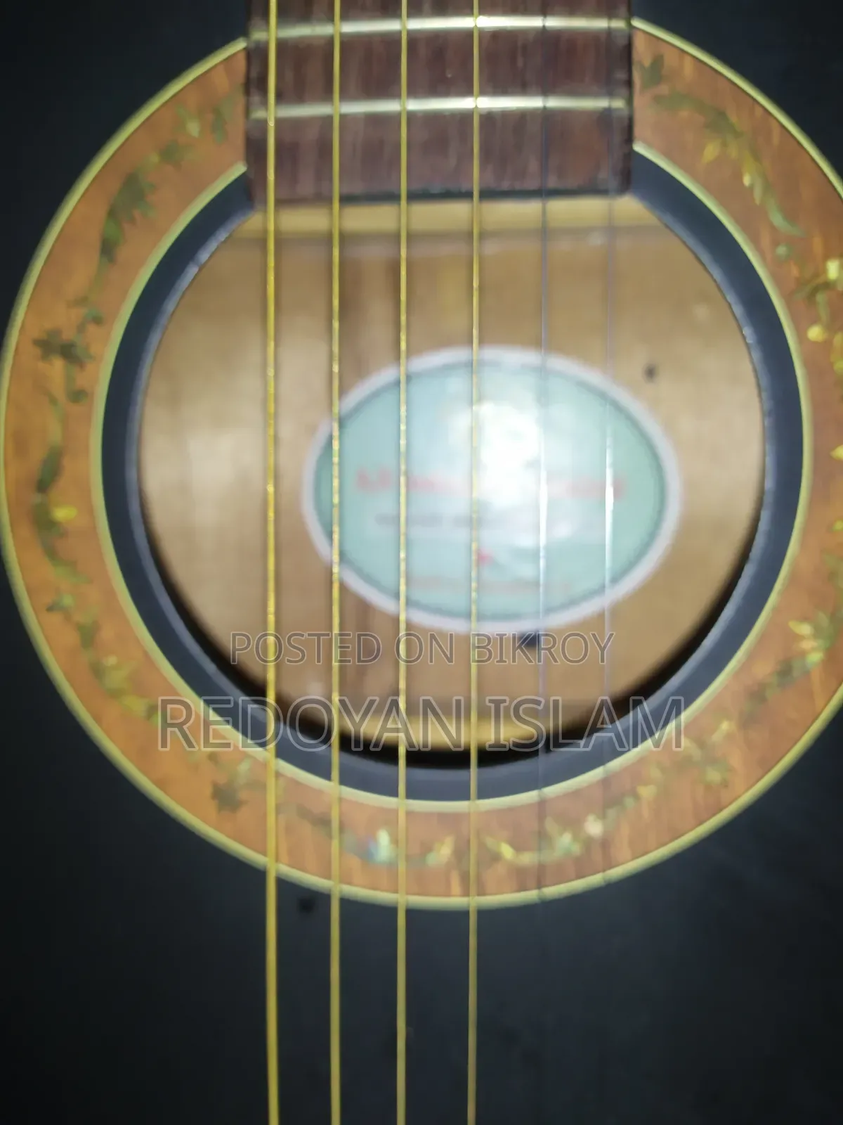Acoustic Gutar