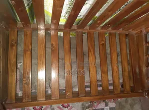 ৫ সিট নতুনের মত সোফা আকাশ মনি কাঠের