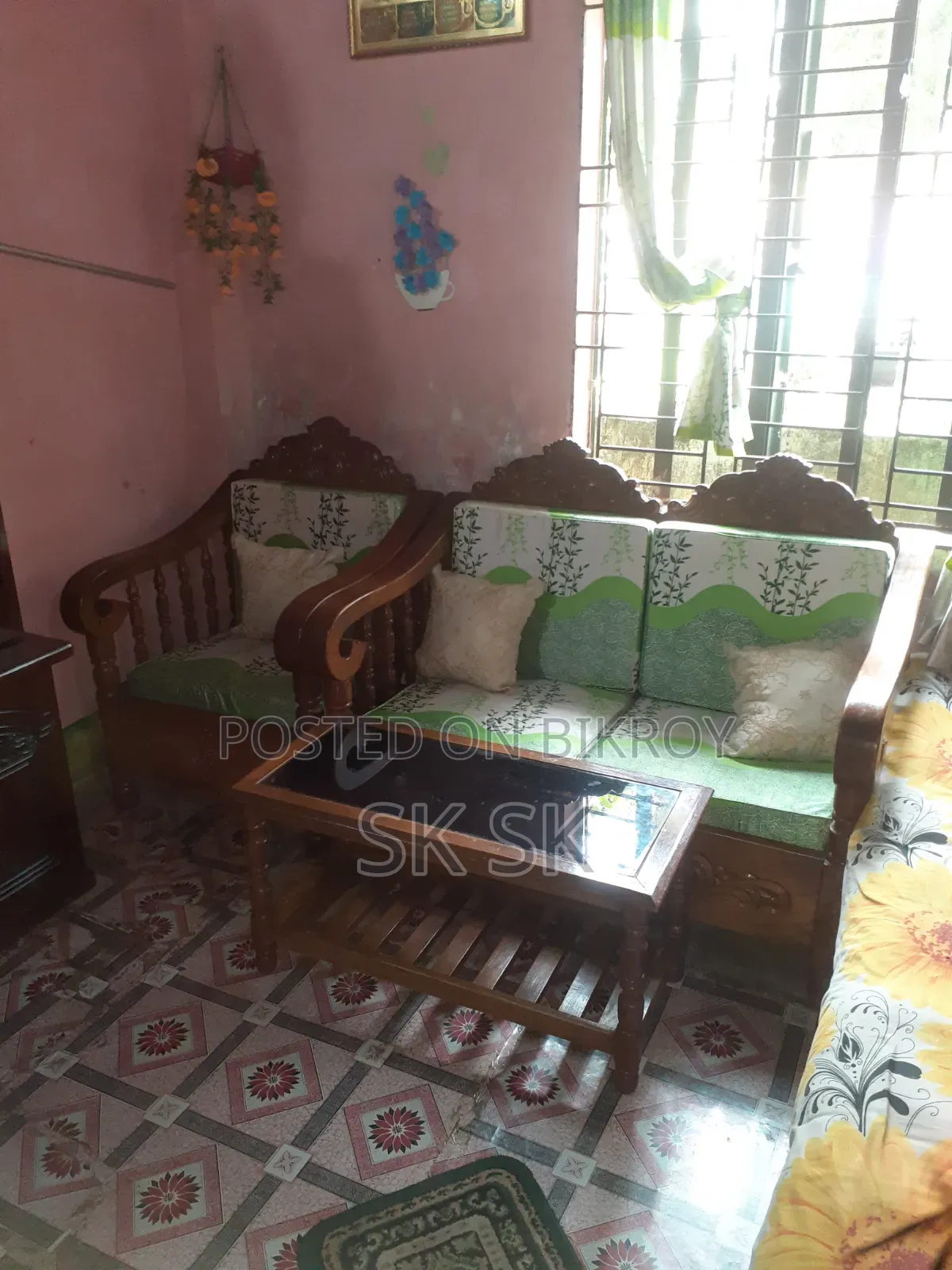 ৫ সিট নতুনের মত সোফা আকাশ মনি কাঠের