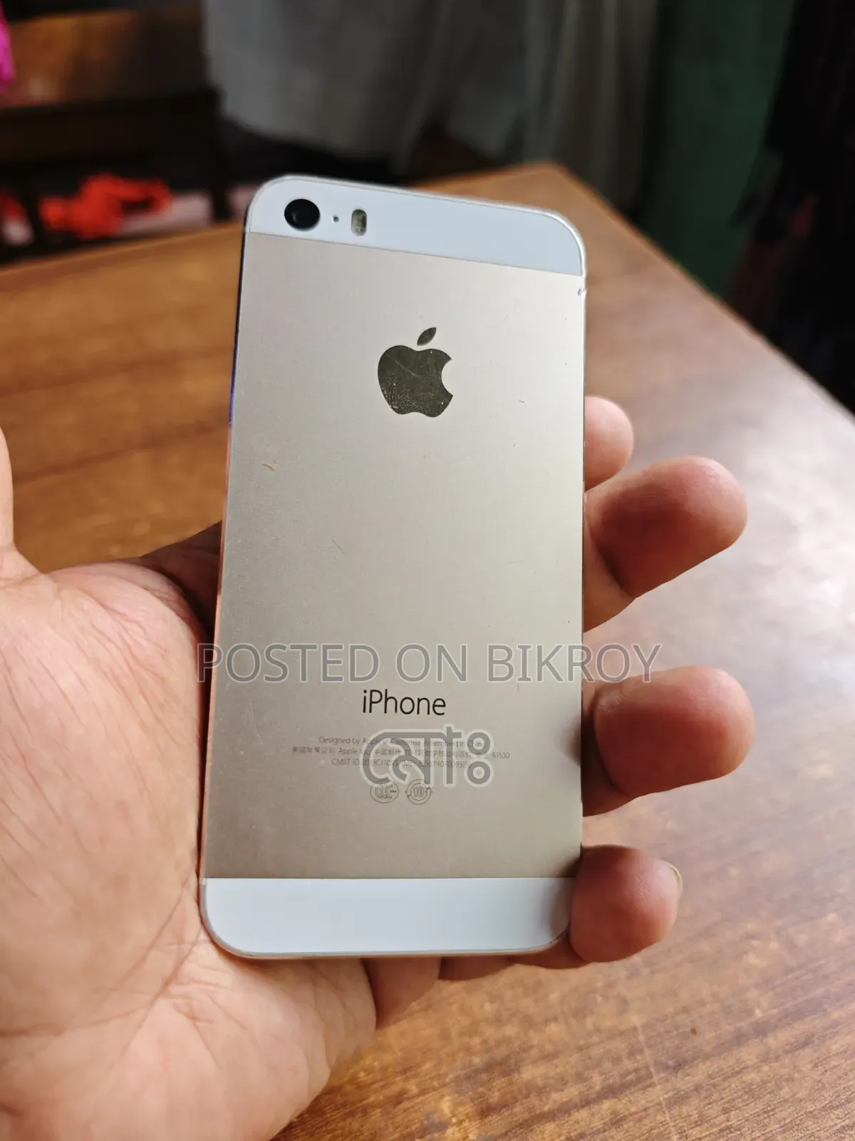 Apple iPhone 5s 16 GB Gold