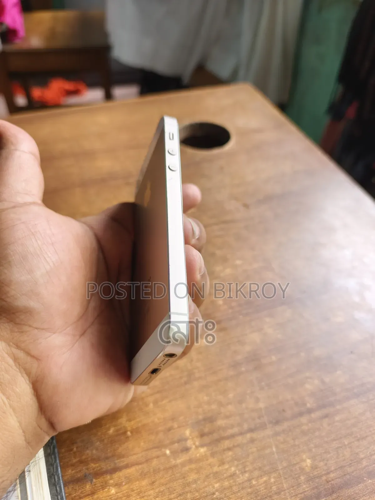 Apple iPhone 5s 16 GB Gold