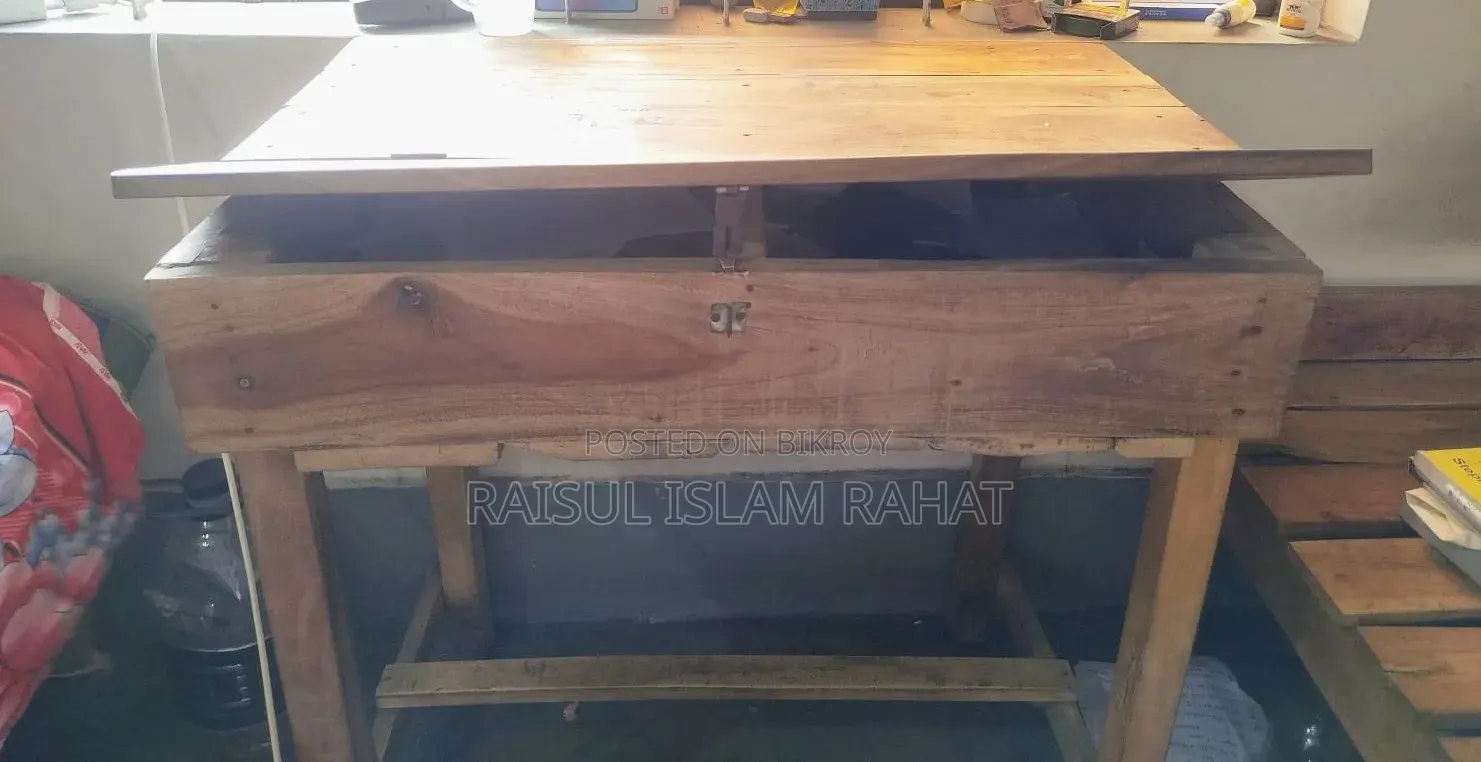 Sell Post
Single Bed - 700 Taka 
Table -500 
Call
