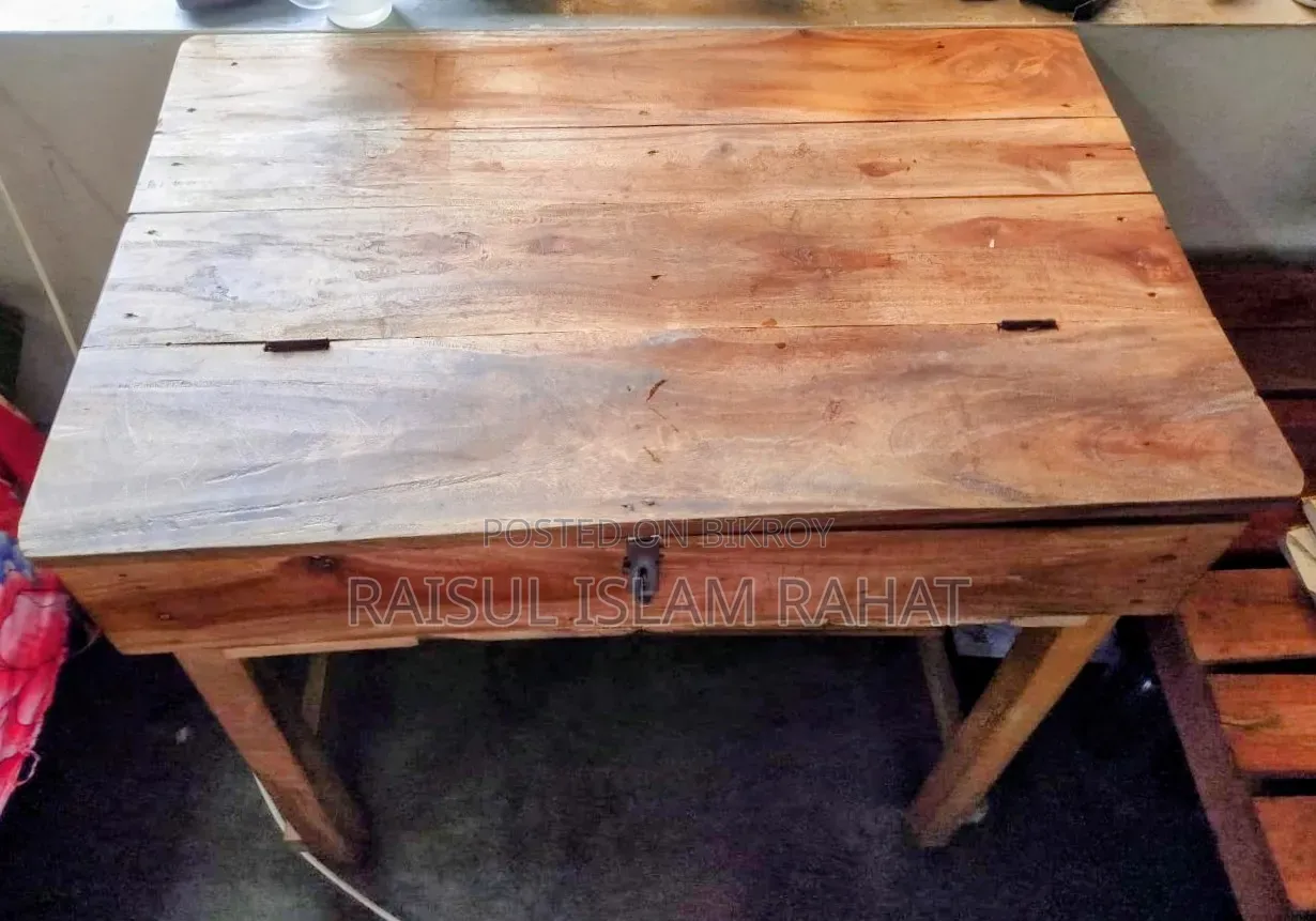 Sell Post
Single Bed - 700 Taka 
Table -500 
Call