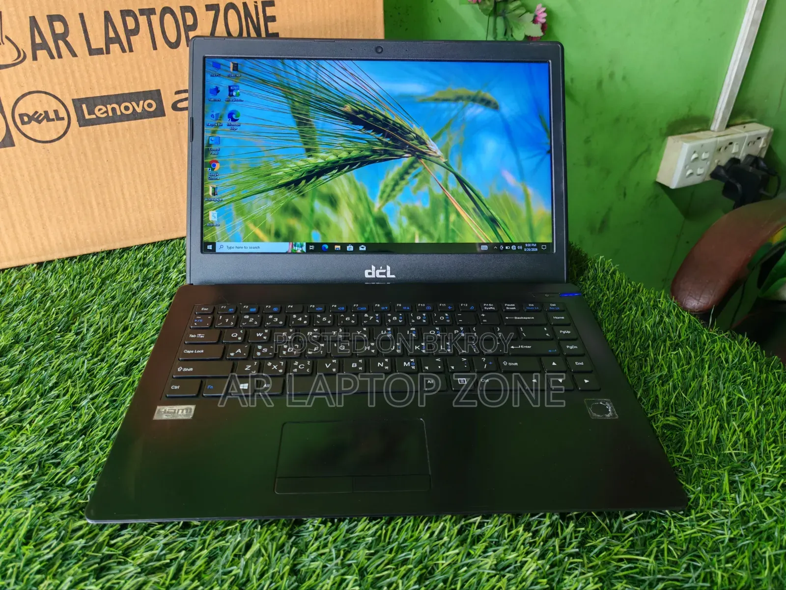 Laptop 8GB Intel Core i7 SSD 128GB