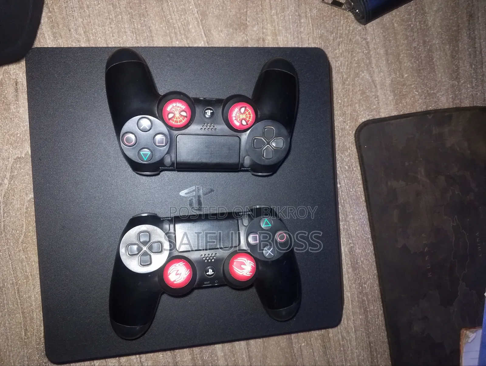 Ps4 একবারে নতুন বেশি দিন ব্যবহার করা হয় নাই।