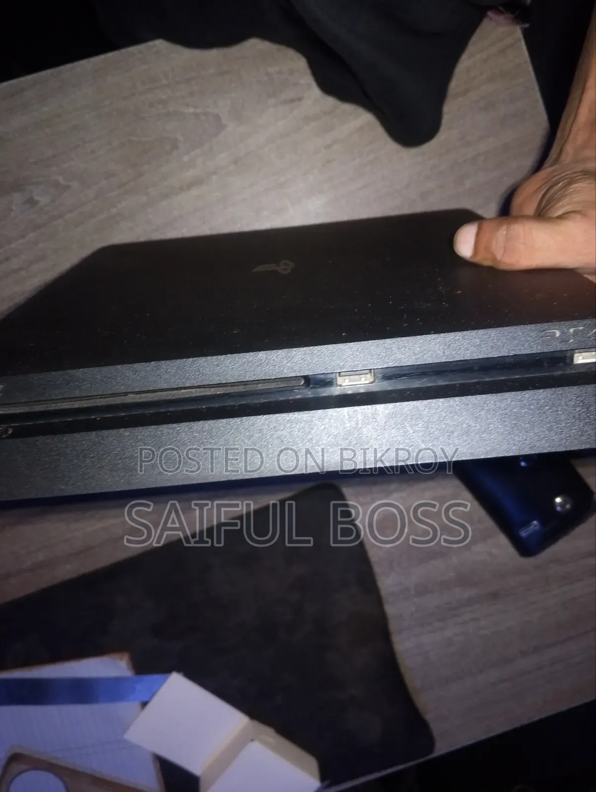 Ps4 একবারে নতুন বেশি দিন ব্যবহার করা হয় নাই।