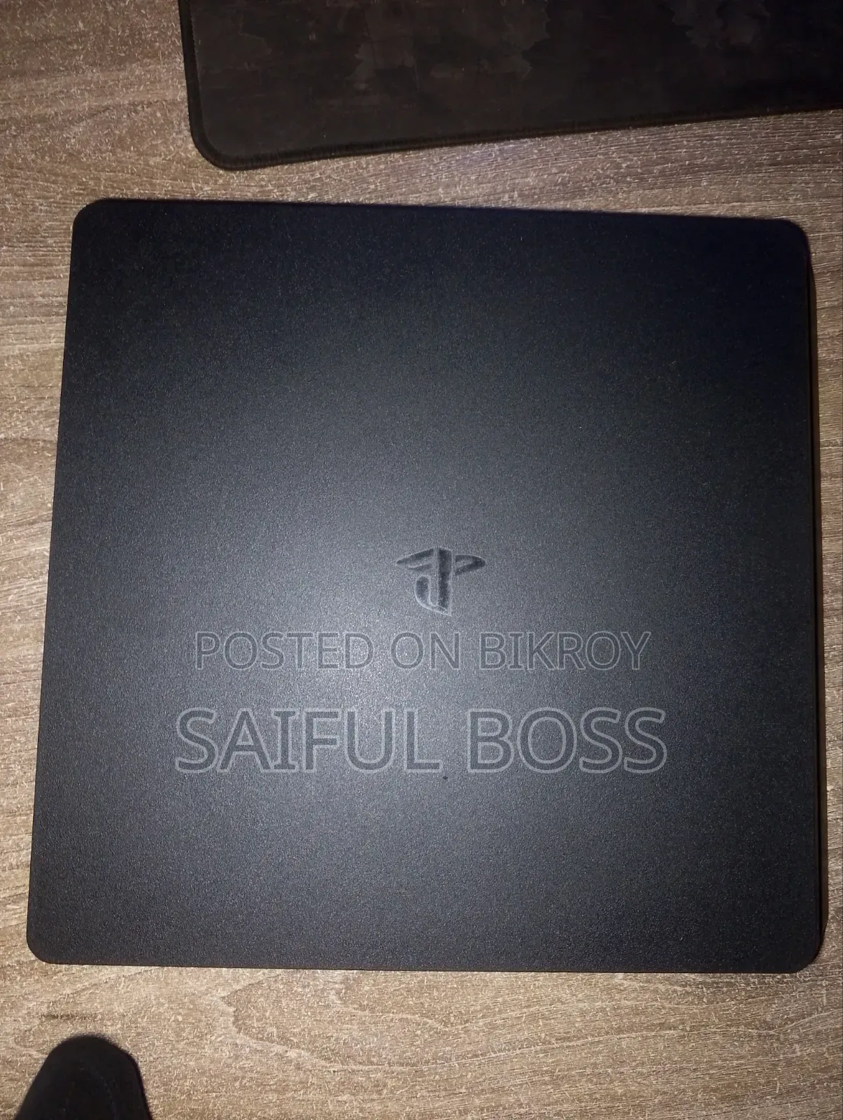 Ps4 একবারে নতুন বেশি দিন ব্যবহার করা হয় নাই।