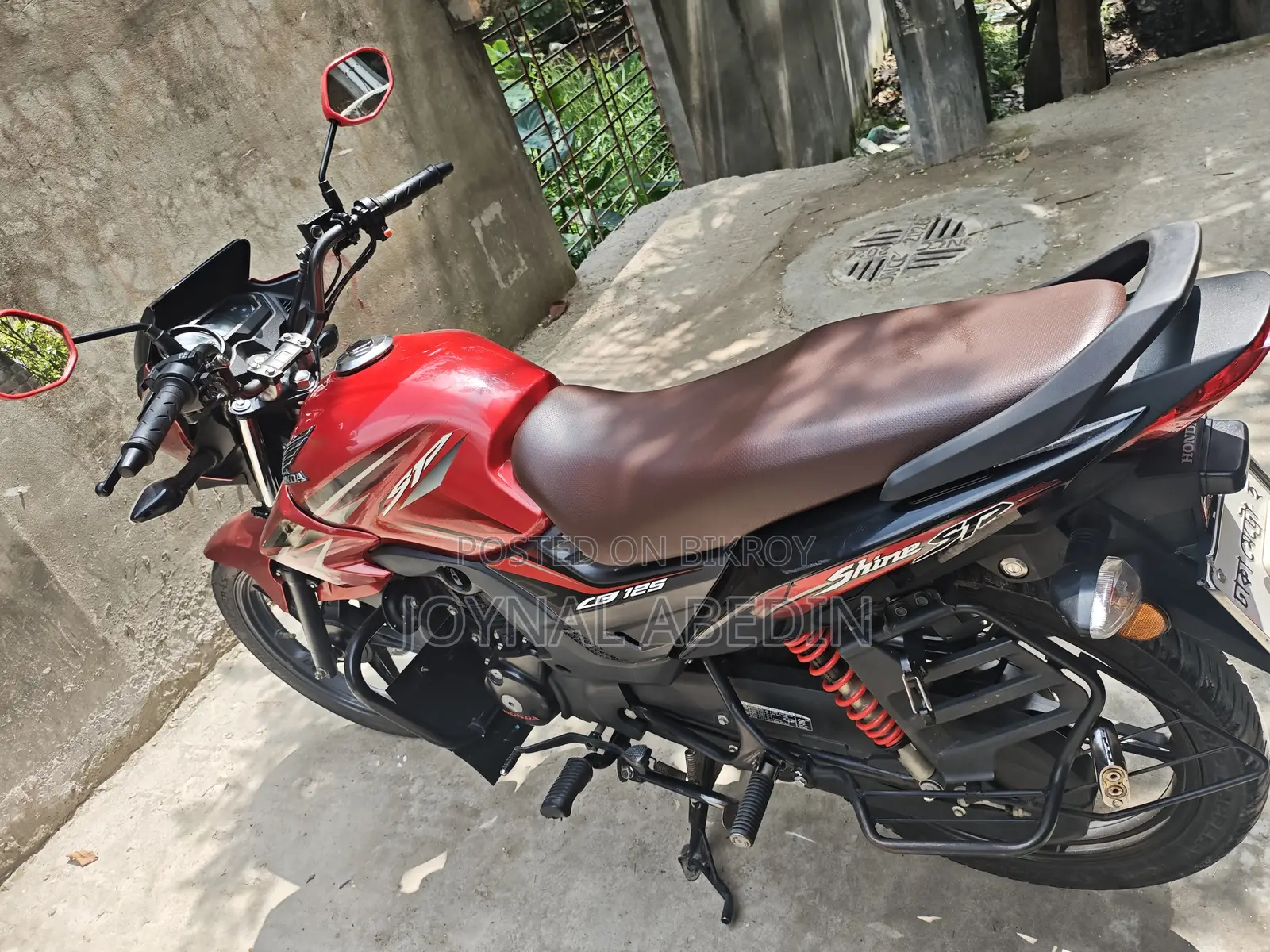 Honda CB 2023 Red