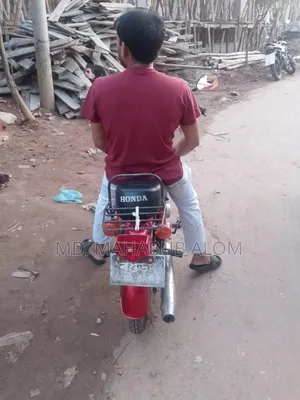 Honda 2003 Red