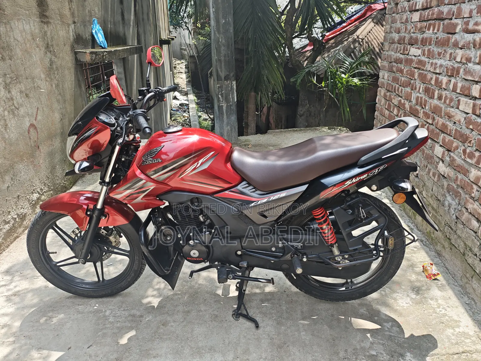 Honda CB 2023 Red
