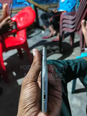 অ্যাপল আইফোন ১১ ৬৪ জিবি সাদা