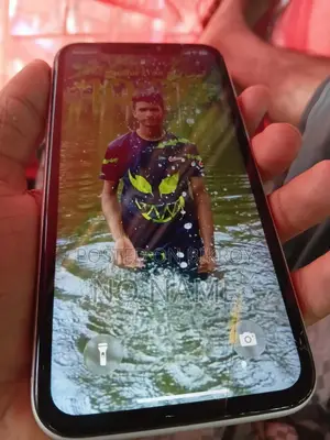অ্যাপল আইফোন ১১ ৬৪ জিবি সাদা