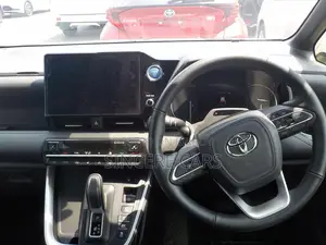 Toyota Voxy 2023 Pearl