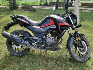 Hero Hunk 2022 Black