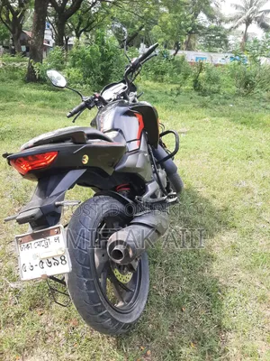 Hero Hunk 2022 Black
