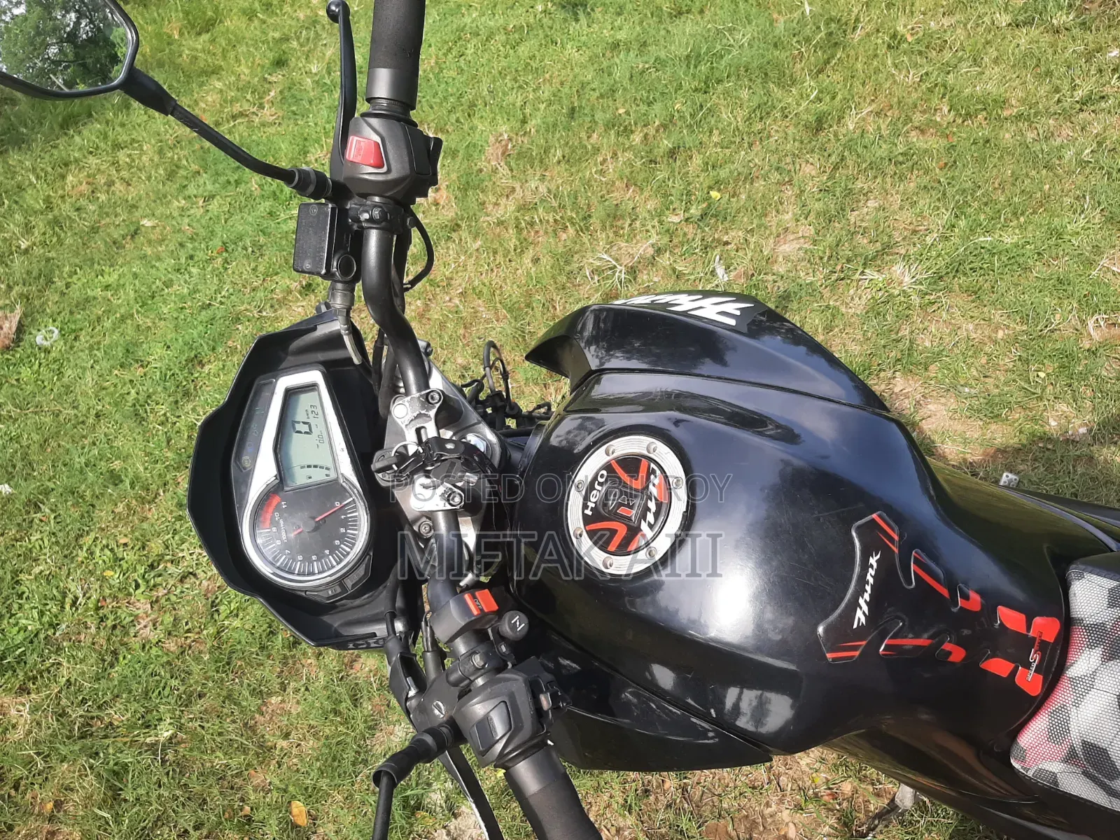 Hero Hunk 2022 Black