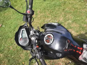 Hero Hunk 2022 Black