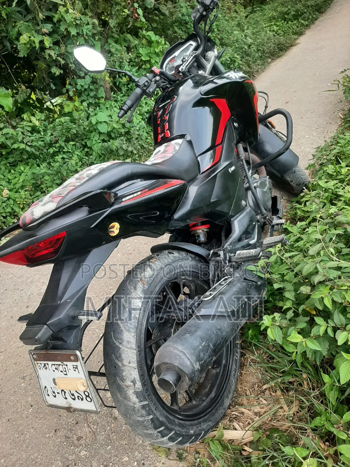 Hero Hunk 2022 Black