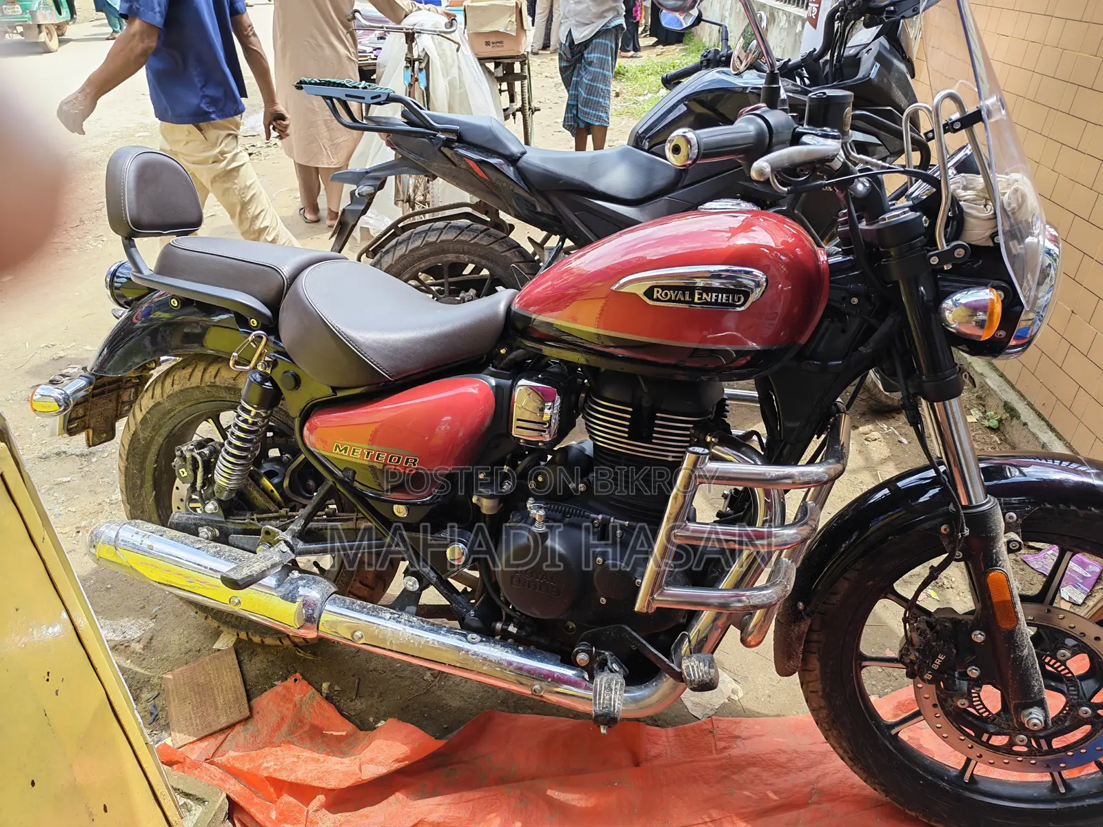 Royal Enfield Meteor 350 2025 Red