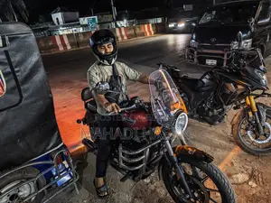 Royal Enfield Meteor 350 2025 Red